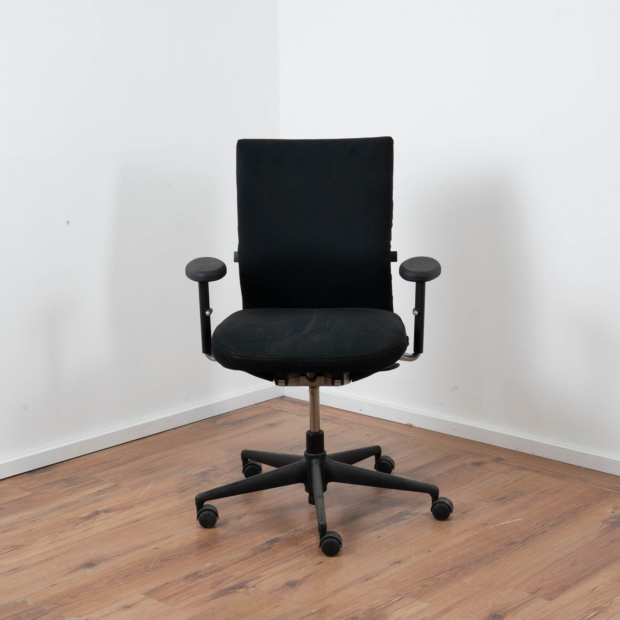 Vitra "ID Chair" Stoff schwarz - Gestell schwarz