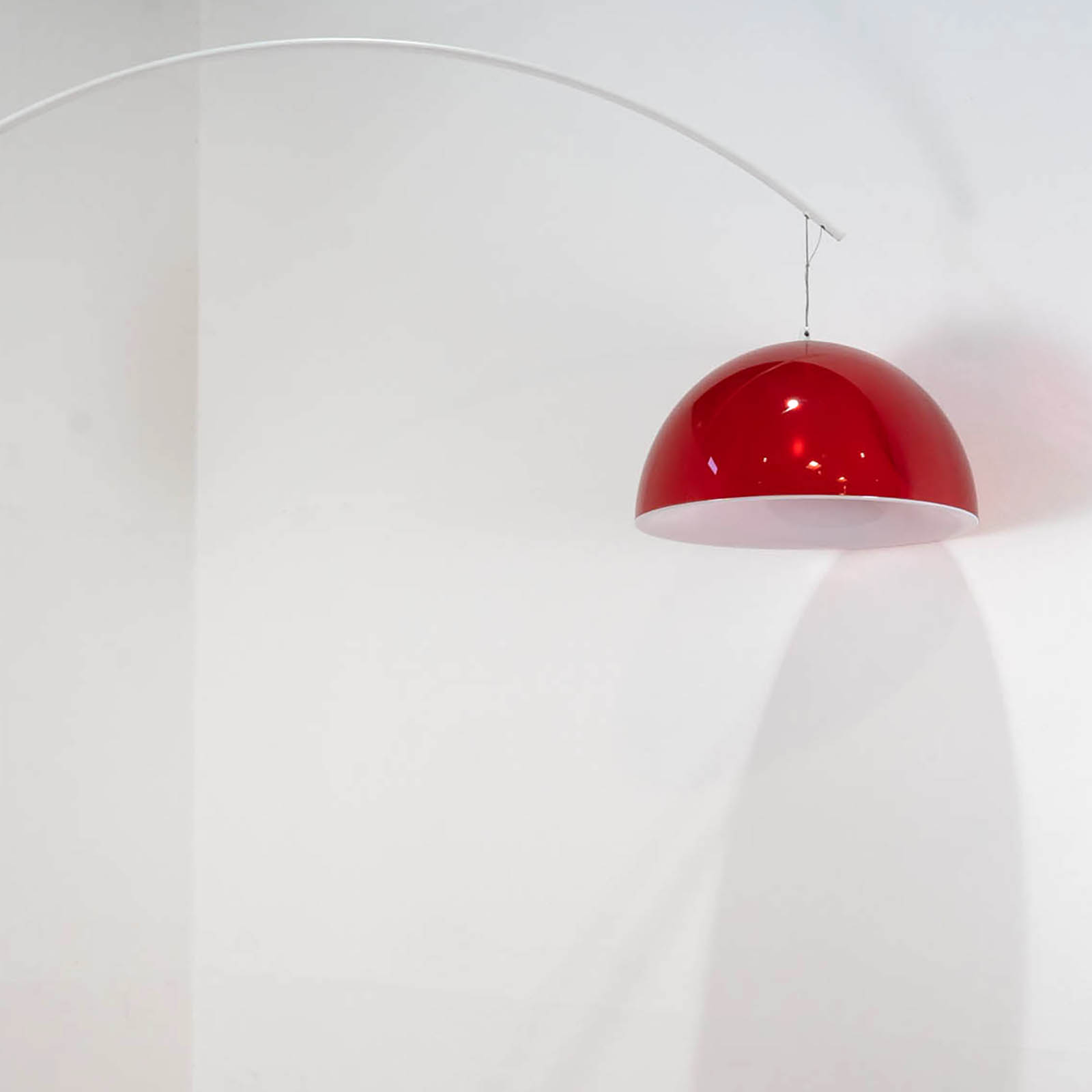 Pedrali Design Bogenlampe rot - Kunststoff-Lampenschirm - Ständer mit Schalter 