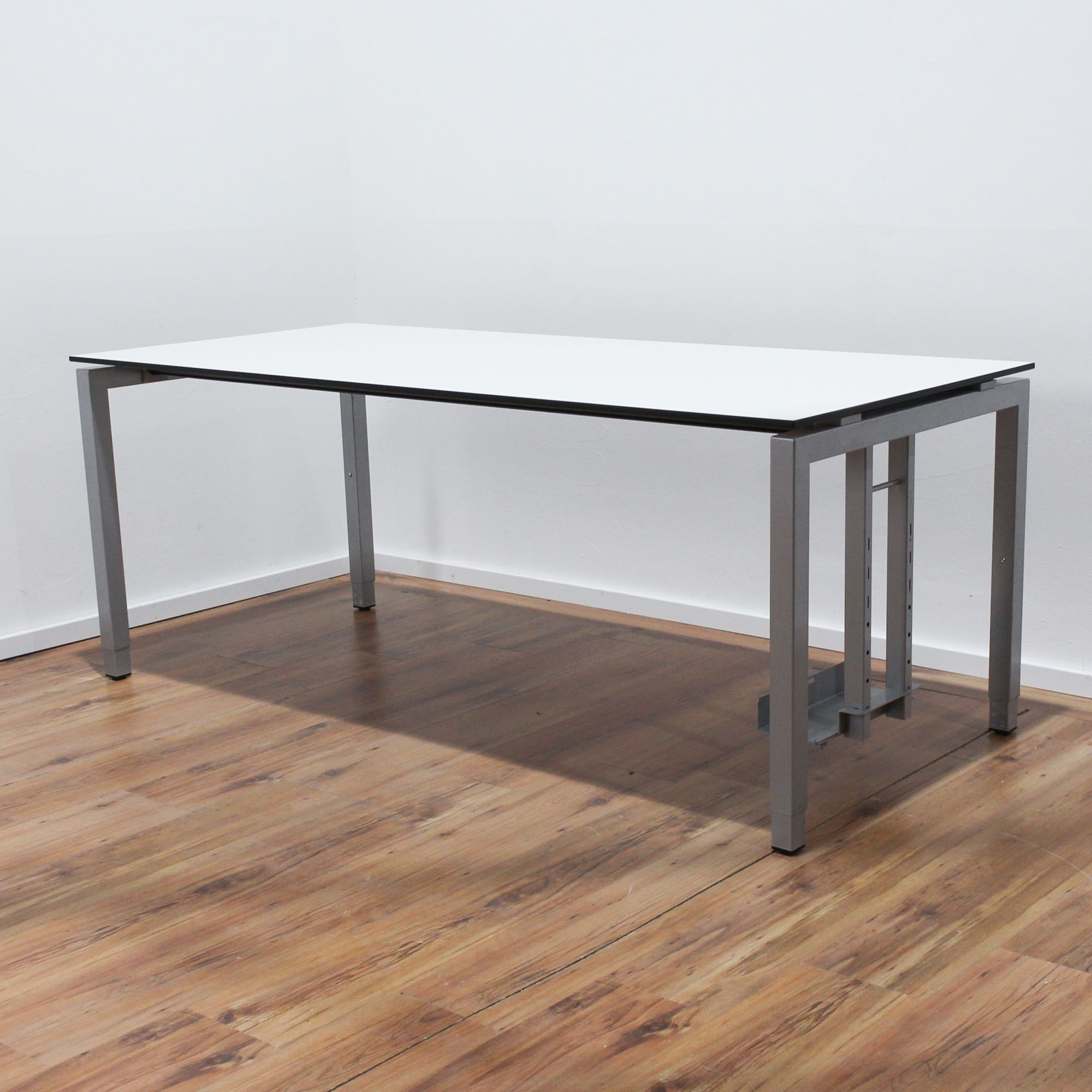 Sedus KMAT Temptation Schreibtisch - 180x80cm Platte weiß 4-Fußgestell silber