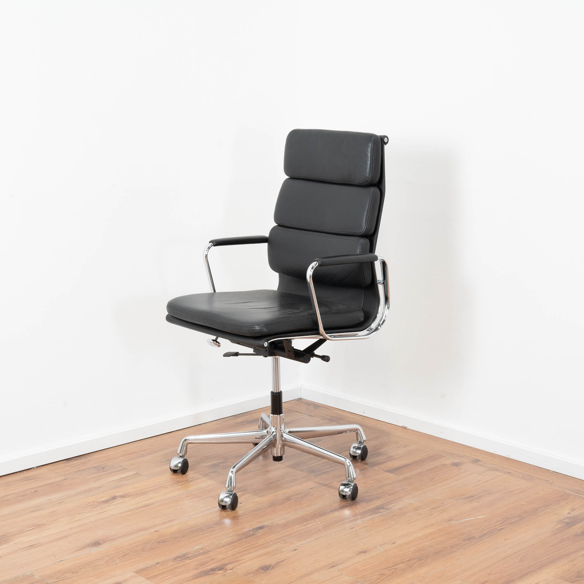 Vitra Soft Pad Chair EA 219 - Bürodrehstuhl Leder