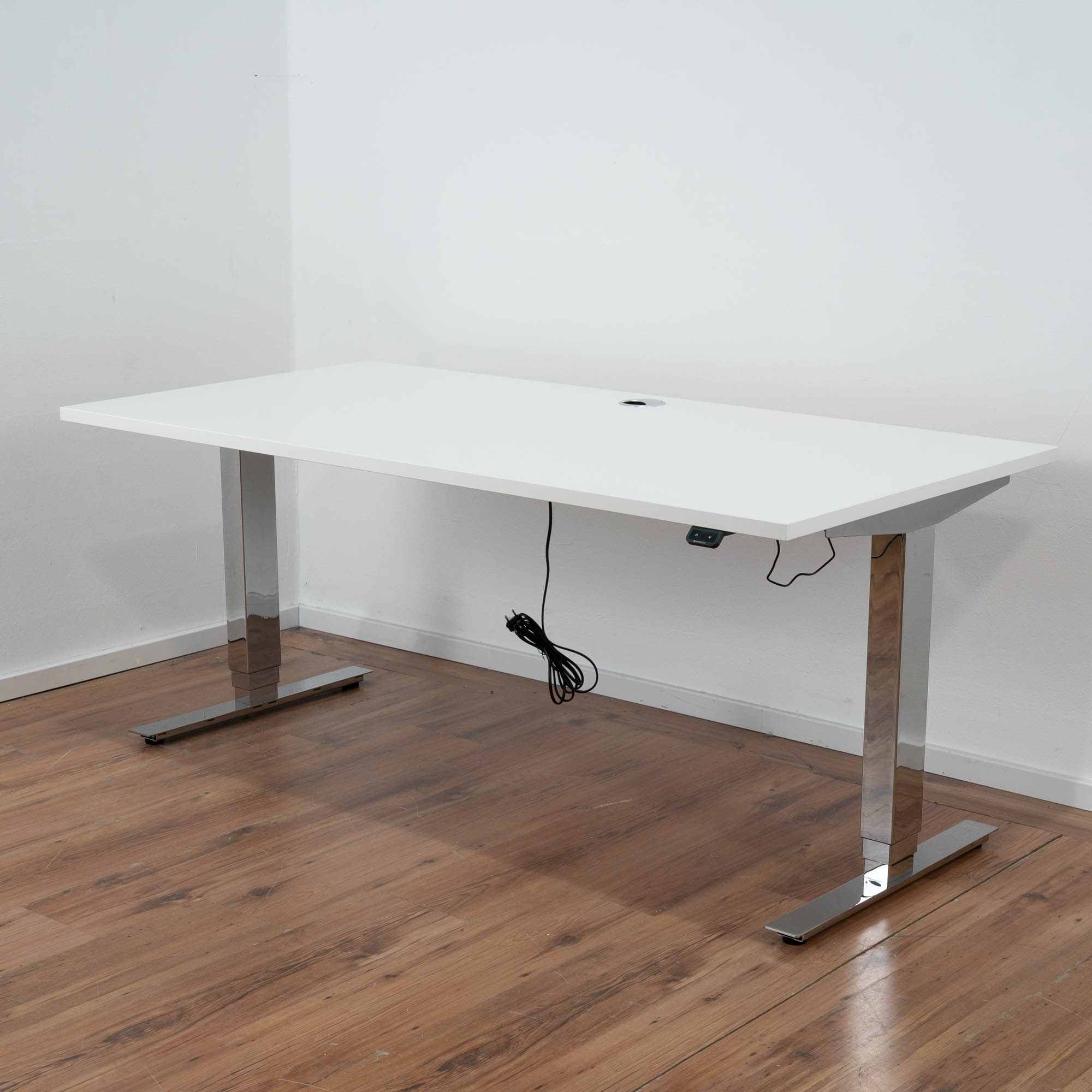 E-Schreibtisch Cloud - 180 x 80 cm - weiß - T-Fuß-Gestell chrom - gebraucht