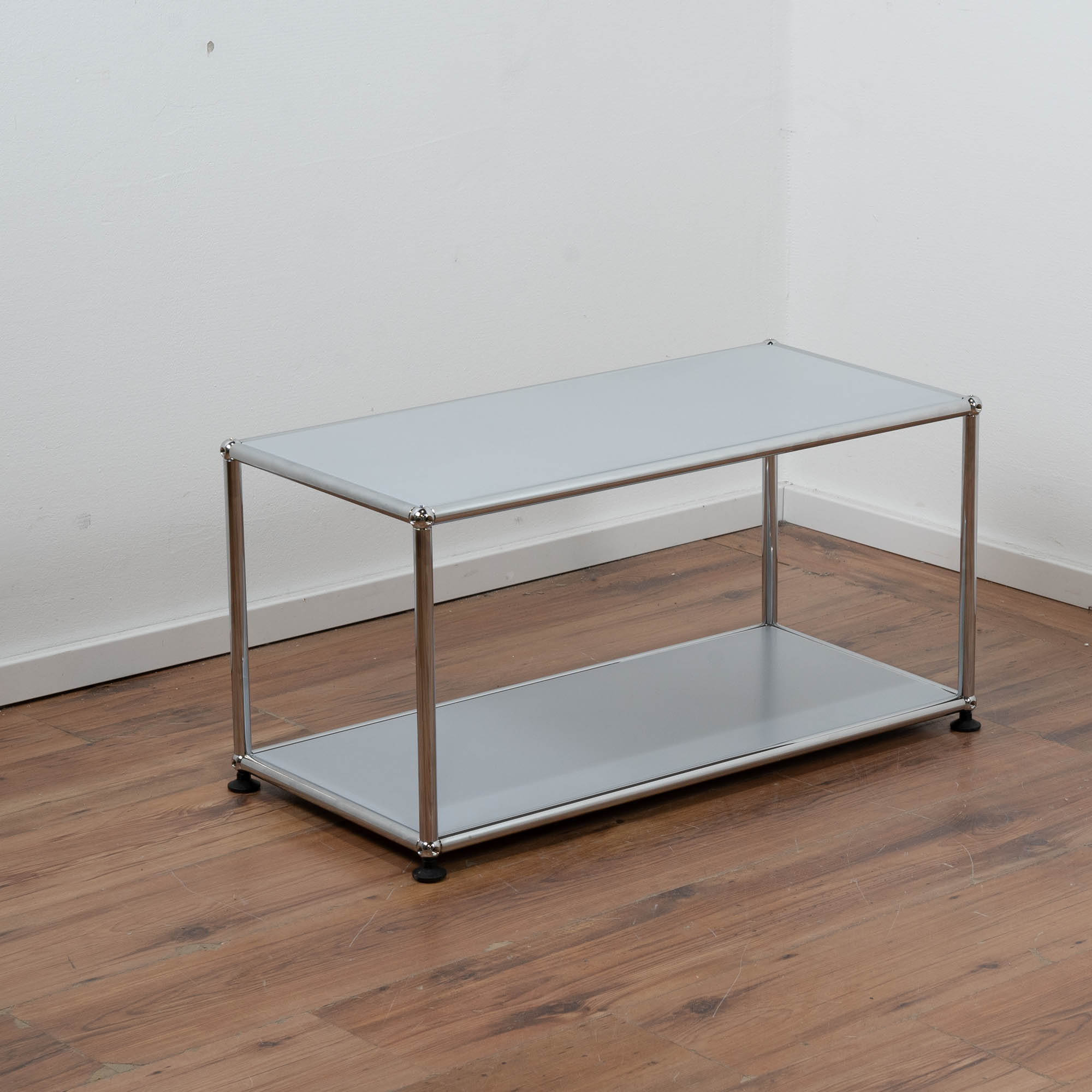 USM Haller Beistelltisch Silber - 75 x 35 x 39 cm  