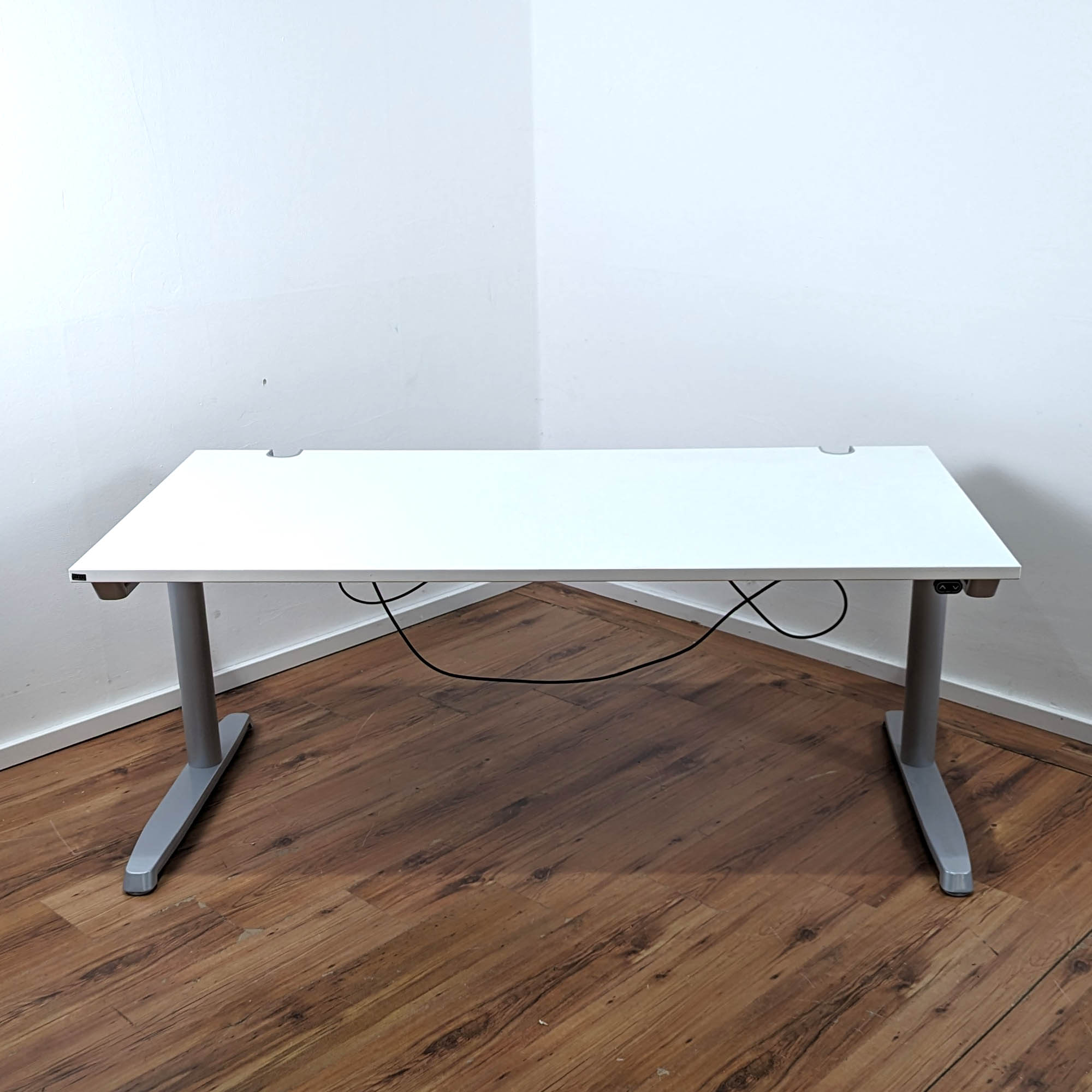Hund E-Schreibtisch weiß - 160 x 80 cm - elektrisch höhenverstellbar - Gestell Silber