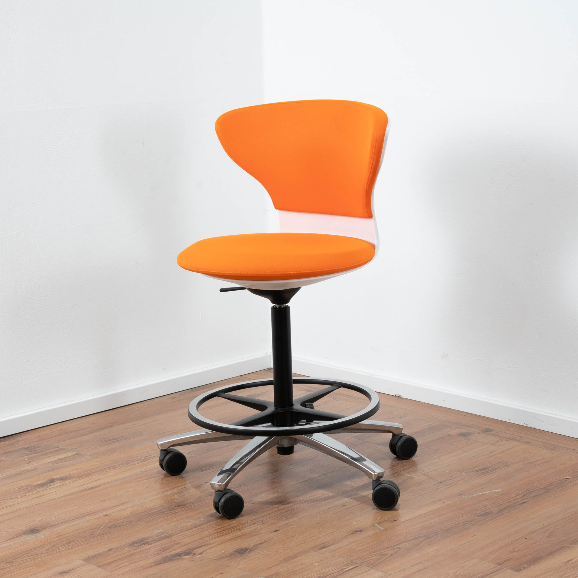 Sedus "Turn Around" High Desk Chair - orange - Chromgestell