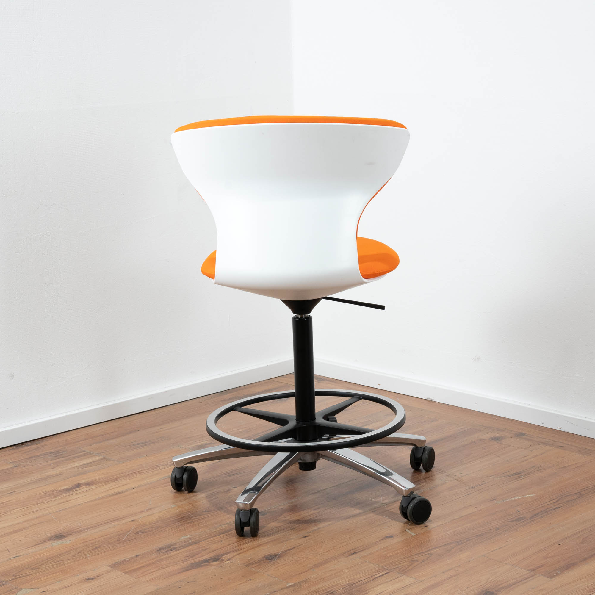 Sedus "Turn Around" High Desk Chair - orange - Chromgestell