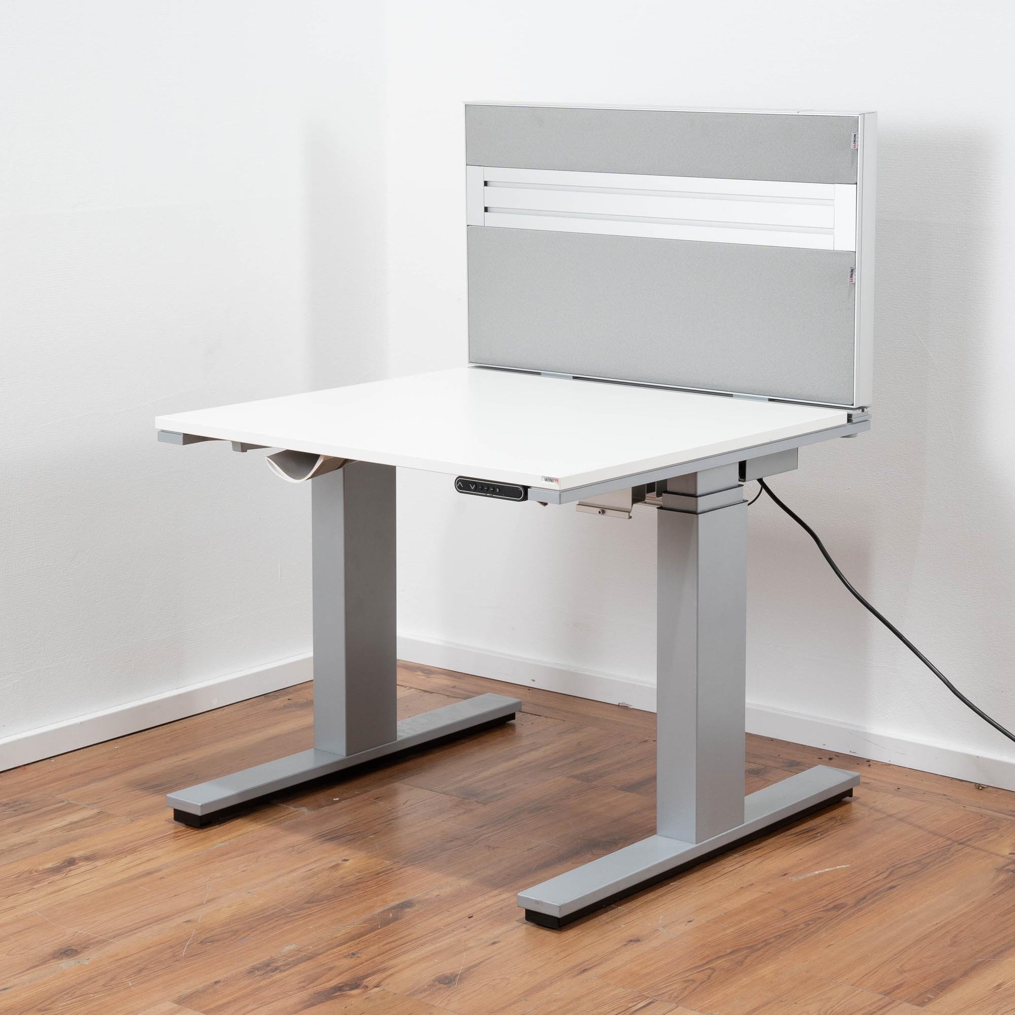 Wini E-Schreibtisch weiß - 80 x 80 cm - Gestell Silber - Akustik-Trennwand grau  - Memory-Funktion