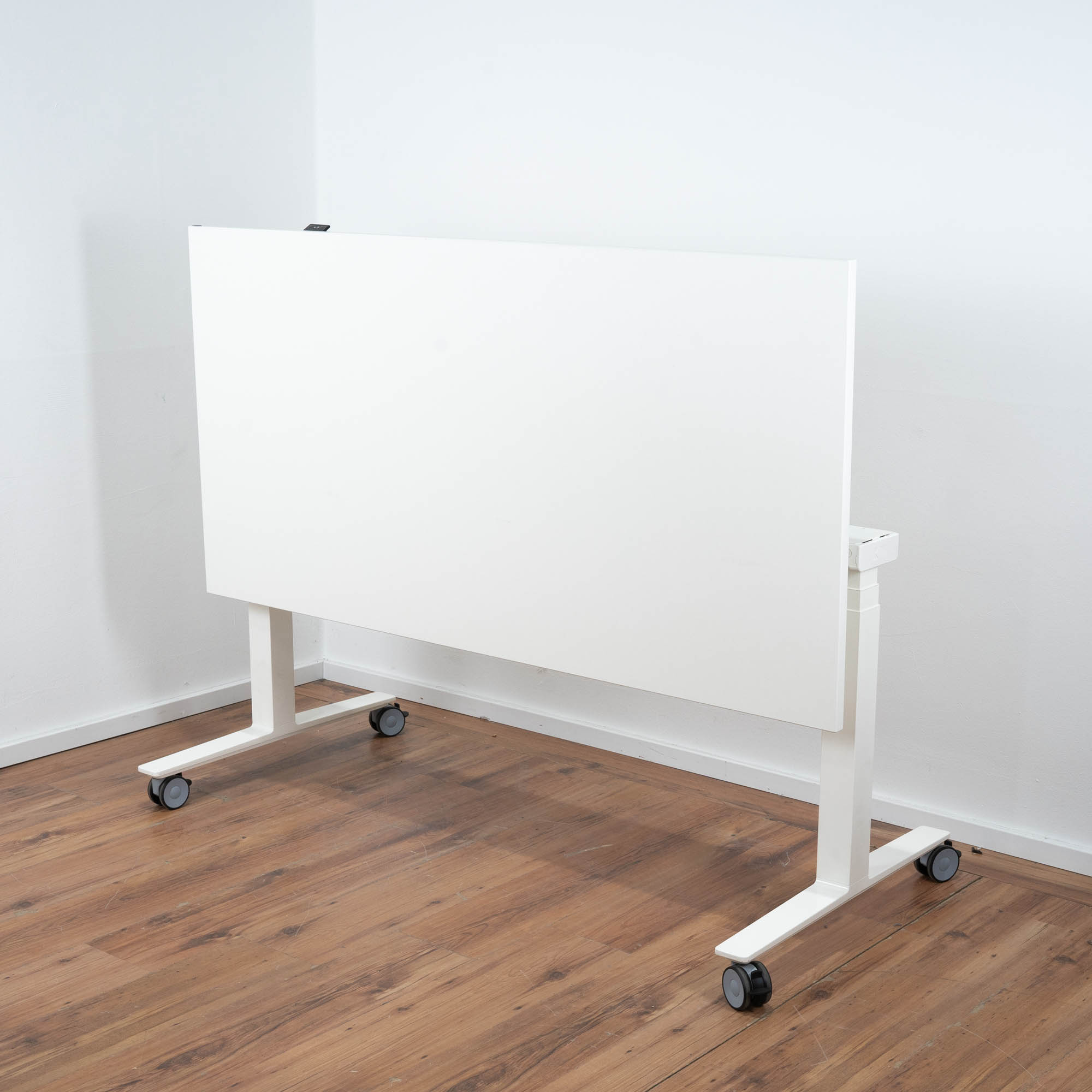 König & Neurath E-Schreibtisch weiß - Klappbar - 160 x 80 cm - auf Rollen - elektr. höhenverstellbar