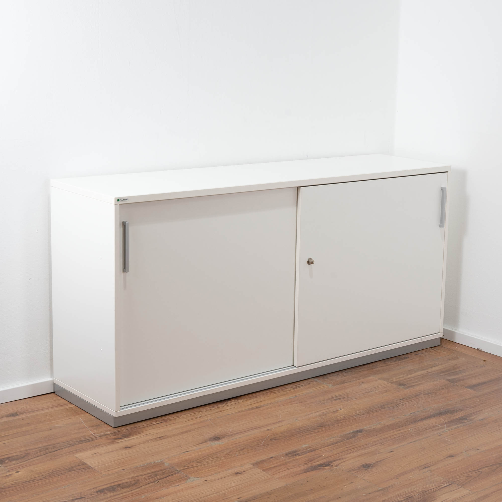 Palmberg Sideboard 2OH weiß - Schiebetüren - abschließbar 