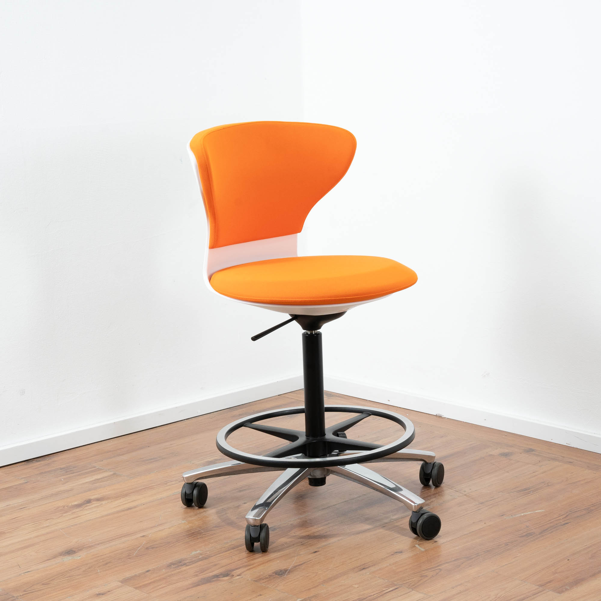 Sedus "Turn Around" High Desk Chair - orange - Chromgestell